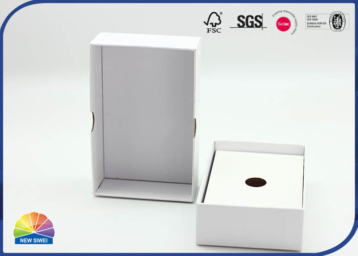白い色の無光沢のラミネーション4Cはペーパー皿が付いているペーパー ギフト用の箱を印刷した