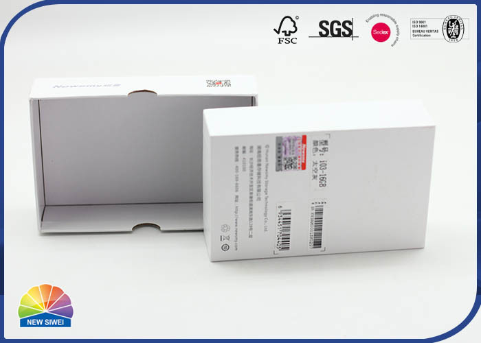 白い色の無光沢のラミネーション4Cはペーパー皿が付いているペーパー ギフト用の箱を印刷した